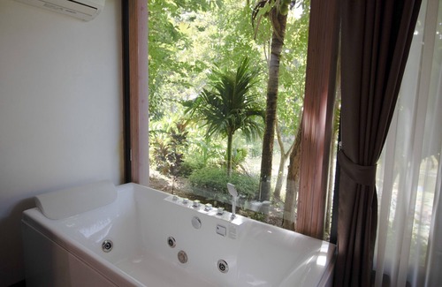 Ban Pong Hotel | Royal Train Garden Resort