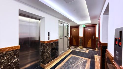 Sharjah Hotel | Royal Tulip Dancenter Suites Sharjah