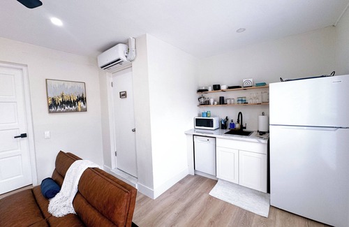 Oakland Park House | Royal Villa @ Blue Lizard – Adults ONLY