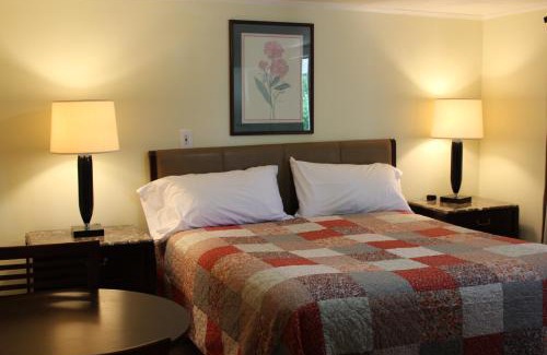 Hampton Hotel | Royale Coach Motor Lodge