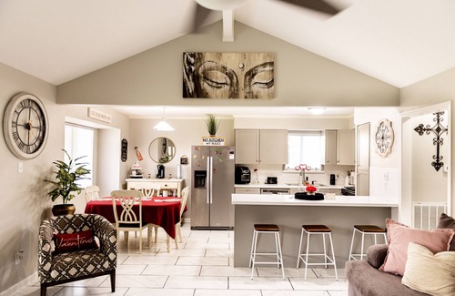 Pasadena House | Royalty Luxe Stay💎3B/2R 🏠No Back Neighbors/Huge Beautiful Patio🌞Sleeps 8🛌