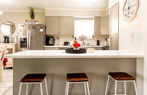 Pasadena House | Royalty Luxe Stay💎3B/2R 🏠No Back Neighbors/Huge Beautiful Patio🌞Sleeps 8🛌