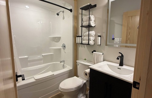 Charlottetown Hotel | Royalty Maples Motel & Cottages