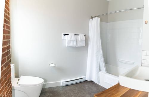 Edmundston Apartment | Royalty should stay here