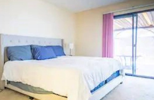 Henderson House | Royalty Stay at 281 Princess Ann Court