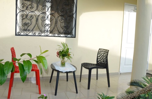 Kribi Apartment | Royan-Apartment-Deluxe-Ensuite with Shower-Garden view