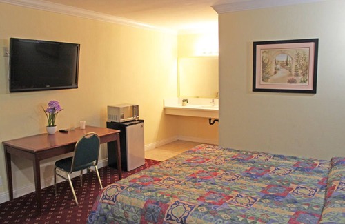 Pomona Hotel | Royla Motel