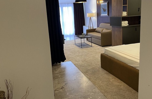 Ranilug Hotel | ROZAFA