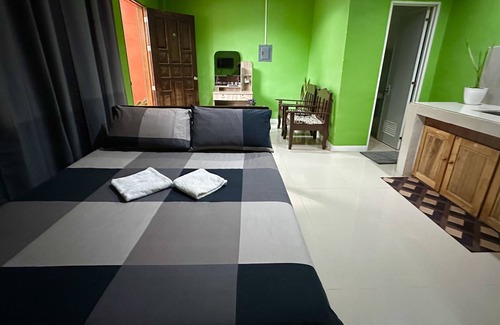 Kabankalan City House | Rozay Travellers Inn