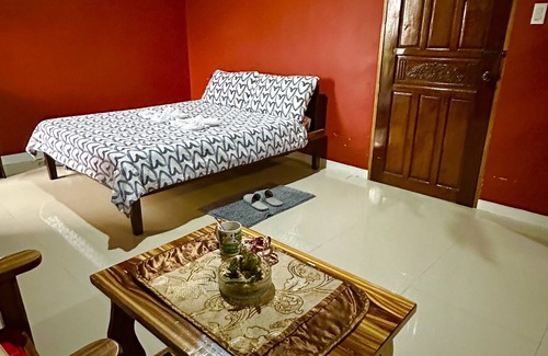Kabankalan City House | Rozay Travellers Inn