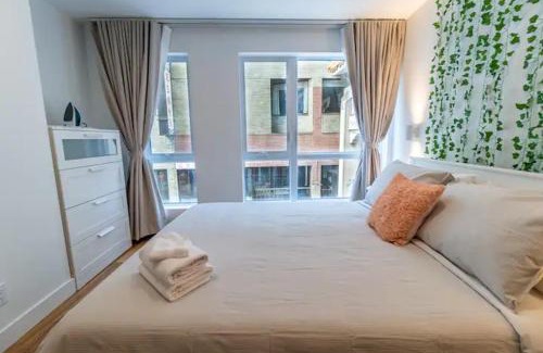 Chinatown Apartment | Rozenhaus Montreal Hotel