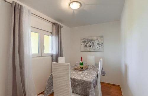 Ljubac Apartment | Rozza Pia