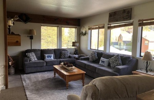 June Lake Apartment | RR-edgewater02
