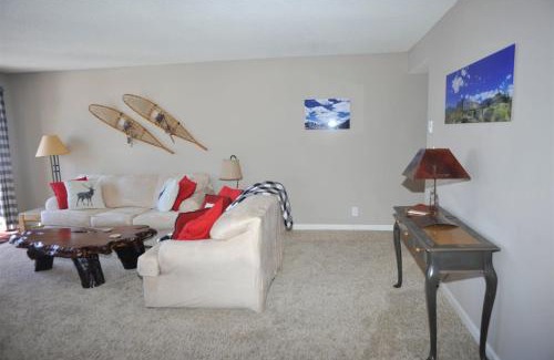 June Lake Apartment | Rr-interlaken 08