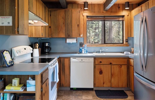 Black Butte Ranch Cabin | RR015 | Lovely Ranch cabin nestled in the woodsy Central Oregon landscape.
