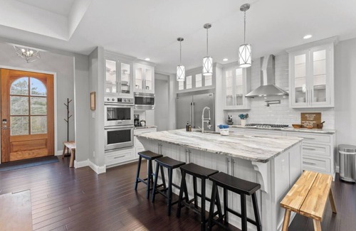 Stanton House | RRG Arch Fun House - Theatre, Game Room, Hot Tub & Views