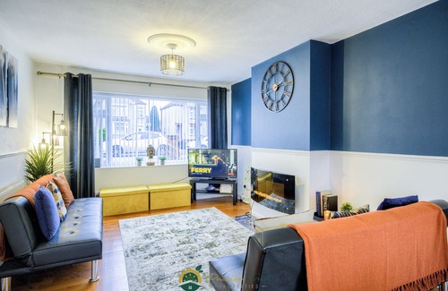 Holbrooks Apartment | RRN Near Ricoh Arena | Wi-fi | Parking