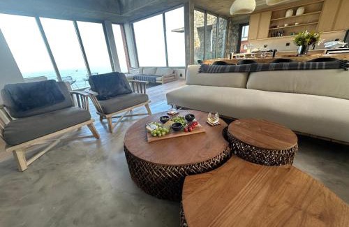 Herolds Bay Villa | RRoar George
