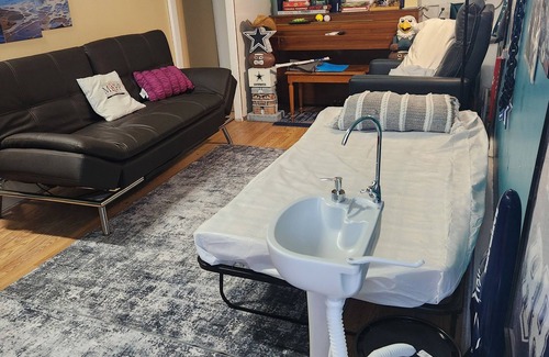 Bayview Apartment | RRRRAD Room by the beach with AC and Heat if needed in Norfolk. Big TV Too