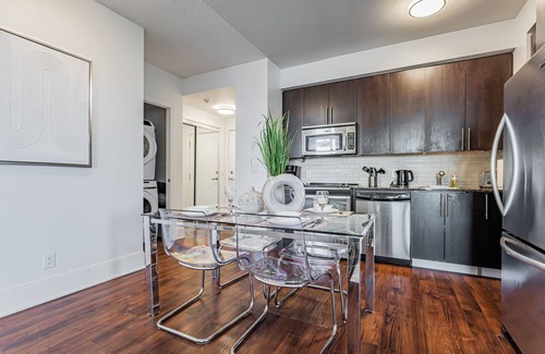 Downtown Mississauga Hotel | RS Boutique Suites - City Centre
