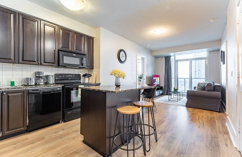 Downtown Mississauga Hotel | RS Boutique Suites - City Centre