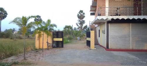 Kuchchaveli Hotel | RSR Rooms