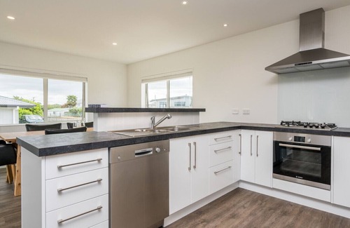 Ruakaka Cottage | Ruakaka Sands - Ruakaka Holiday Home