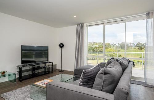 Ruakaka House | Ruakaka Sands - Ruakaka Holiday Home