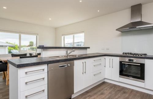 Ruakaka House | Ruakaka Sands - Ruakaka Holiday Home