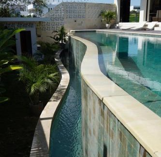 Berawa House | Ruby 3 bedroom apartment near finns