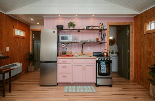 West Newton Apartment | Ruby s Red Cabin Hot Tub Nature Horses Indy