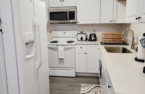 Sand Lake Apartment | Ruby' Townhouse