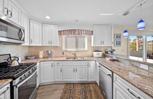 Balboa Island House | Ruby Villa B - Upper Unit for 6