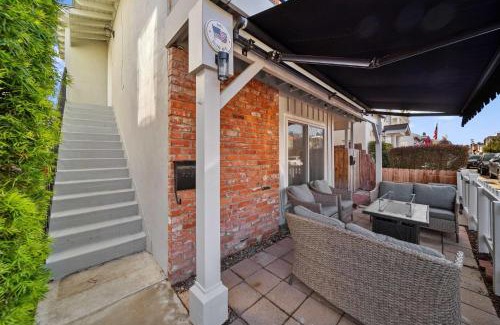 Balboa Island House | Ruby Villa B - Upper Unit for 6