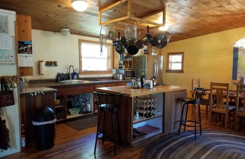 Jacksonville Cabin | Ruch Refuge Hot Mineral Baths