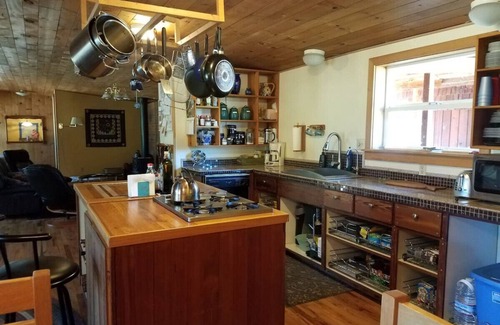 Jacksonville Cabin | Ruch Refuge Hot Mineral Baths