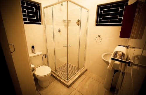 Berea Bed & Breakfast | Ruchlaw Clivia Bedroom Unit