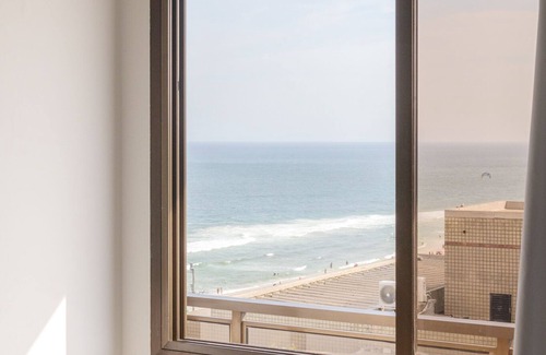 Barra da Tijuca Apartment | Rudder bar Ocean View