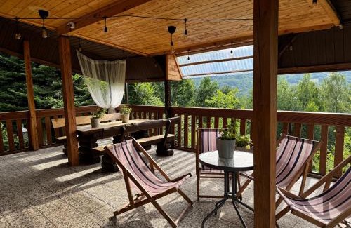 Pcim House | Rudera u Sióstr DREWNIANY DOMEK Stróża
