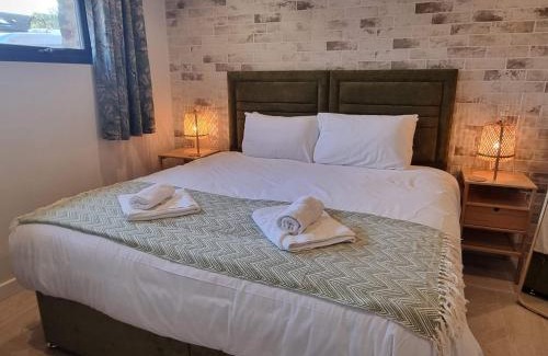 Pill House | Rudgleigh Lodge by Cliftonvalley Apartments