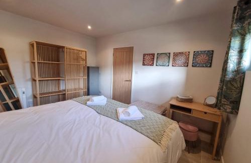 Pill House | Rudgleigh Lodge by Cliftonvalley Apartments