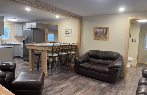 Munising Cabin | Rudolph's Cabin in Christmas-near PRNL
