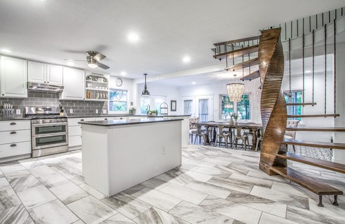 Flower Mound House | Rufuge at the Lake . Relax and escape the day-to-day while visiting DFW!