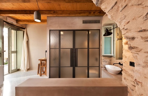 Vamvakou Hotel | Ruga of Vamvakou Homes