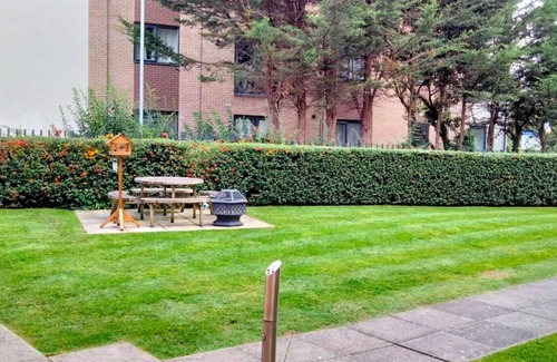 Rugby Apartment | Rugby - Apartment - Sleeps 4 - Parking