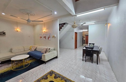 Kampung Telaga Nibong House | Ruhani Homestay 3 KB - 4 Bedroom Fully Airconditioned with WIFI & Netflix