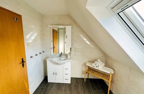 Kolkwitz Apartment | Ruhe und Natur Pur: Moderne Ferienwohnung im Dörflichen Spreewald