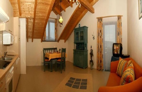 Lindenau Apartment | Ruhig Gelegene Fewo 01 - Rustikal und Modern Eingerichtet in Waldnähe