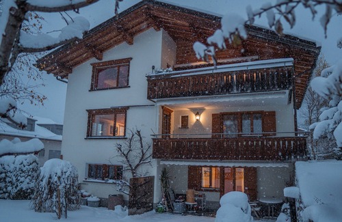 Klosters Dorf Apartment | Ruhig Gelegene 3.5 Zimmerwohnung. Haustierfreundlich!