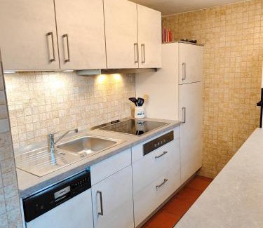 Rotthalmuenster Apartment | Ruhig gelegene Ferienwohnung im Grünen mit Terrasse und kleinem Garten